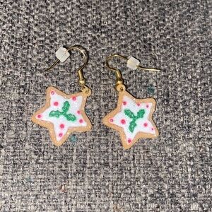 Vintage frosted star cookie earrings from the 90s